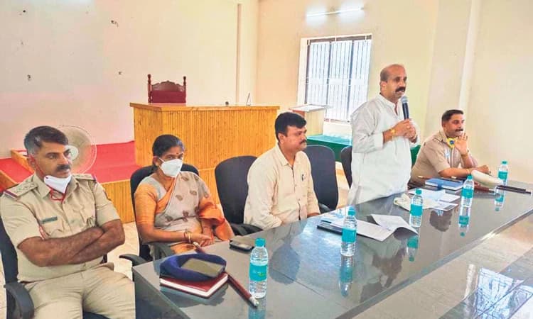 ತರಗತಿಗಳಲ್ಲಿ ಸಮವಸ್ತ್ರ ಪಾಲನೆ; ಶಾಸಕ ರಘುಪತಿ ಭಟ್‌ ನೇತೃತ್ವದಲ್ಲಿ ಸಭೆ