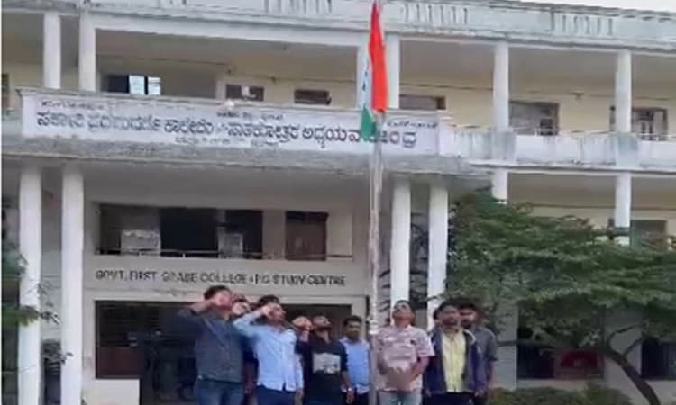 ಶಿವಮೊಗ್ಗ: ನಿಷೇಧಾಜ್ಞೆ ನಡುವೆಯೂ ರಾಷ್ಟ್ರ ಧ್ವಜ ಹಾರಾಟ: ಕ್ರಮ ಕೈಗೊಳ್ಳುತ್ತೇವೆ ಎಂದ ಎಸ್‍ಪಿ