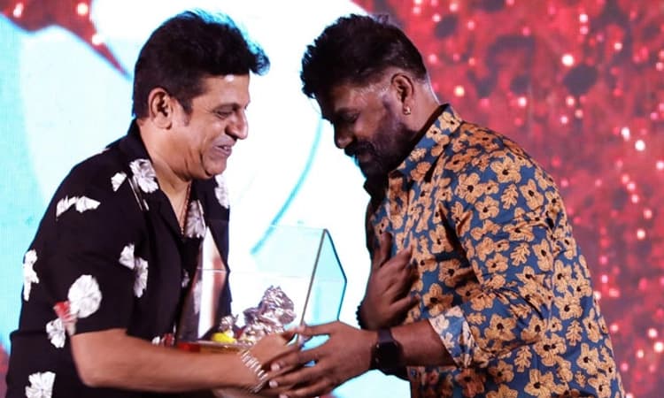 ಕನ್ನಡ ಪ್ರತಿಭೆಗಳಿಗೆ ಅವಕಾಶ ಕೊಡಿ: ಸಲಗ ಸಕ್ಸಸ್‌ ಸಂಭ್ರಮದಲ್ಲಿ ಶಿವಣ್ಣ ಕಿವಿಮಾತು