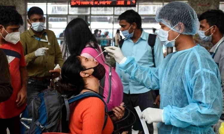 ರಾಜ್ಯದಲ್ಲಿ 12,009 ಹೊಸ ಕೋವಿಡ್ ಪ್ರಕರಣ ಪತ್ತೆ : 50 ಮಂದಿ ಬಲಿ