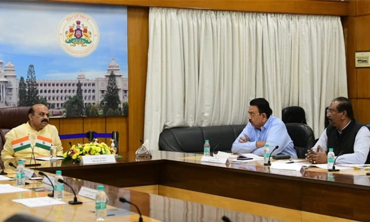 1008 ಕಿ. ಮೀ. ರಾಜ್ಯ ಹೆದ್ದಾರಿ ಮರು ಡಾಂಬರೀಕರಣ: ಡಿಪಿಆರ್ ಸಿದ್ಧ ಪಡಿಸಲು ಸಿಎಂ ಸೂಚನೆ