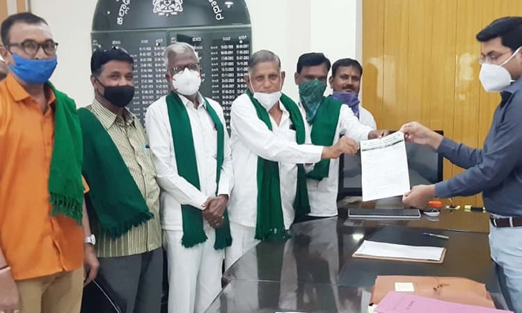 ಕಬ್ಬು ಬೆಳೆಗಾರರ ಸಮಸ್ಯೆಗೆ ಸ್ಪಂದಿಸಲು ಡಿಸಿಗೆ ಮನವಿ