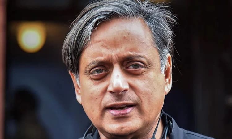 ‘ಮಿತ್ರೋ’ ಎನ್ನುವುದು ಒಮಿಕ್ರಾನ್ ಗಿಂತ ಅಪಾಯಕಾರಿ: ಪ್ರಧಾನಿ ಮೋದಿಗೆ ಶಶಿ ತರೂರ್ ಟಾಂಗ್