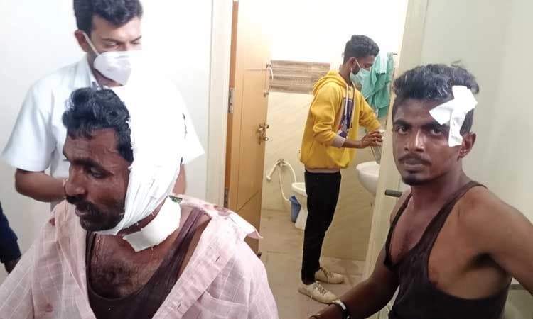 ಅನೈತಿಕ ಸಂಬಂಧ: ಮೂವರ ಮೇಲೆ ಮಚ್ಚಿನಿಂದ ಹಲ್ಲೆ