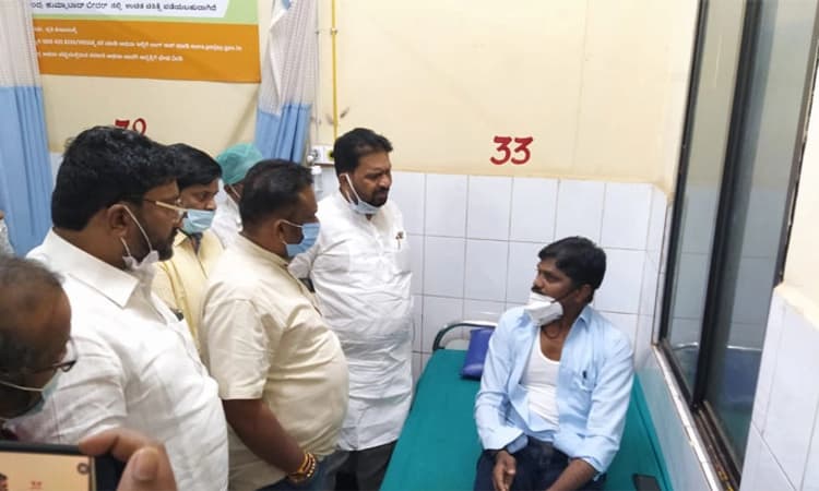 ಹುಮನಾಬಾದ್ ತಹಶೀಲ್ದಾರ್ ಮೇಲೆ ಪ್ರತಿಭಟನಾ ನಿರಂತರಿಂದ ಹಲ್ಲೆ