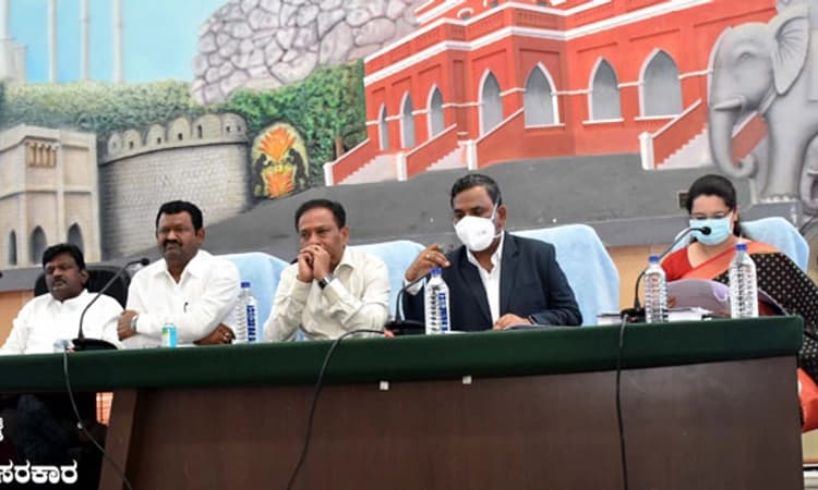 ಸರ್ಕಾರದ ನಿರ್ದೇಶನ ಪಾಲಿಸಿ, ಕೋವಿಡ್‌ ನಿಯಂತ್ರಿಸಿ