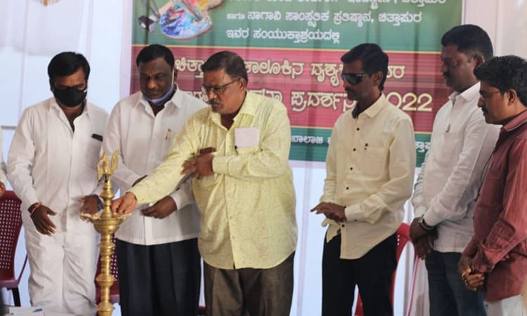 ಕಲೆಗಳು ಉತ್ತಮ ಬದುಕಿಗೆ ದಿಕ್ಸೂಚಿ: ಕೊಲ್ಲೂರ