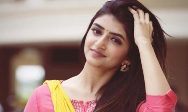 ರವಿತೇಜ ಜೊತೆ ಶ್ರೀಲೀಲಾ ಡ್ಯುಯೆಟ್‌!: ಧಮಾಕಾ ಸಿನಿಮಾಕ್ಕೆ ಕಿಸ್‌ ನಾಯಕಿ