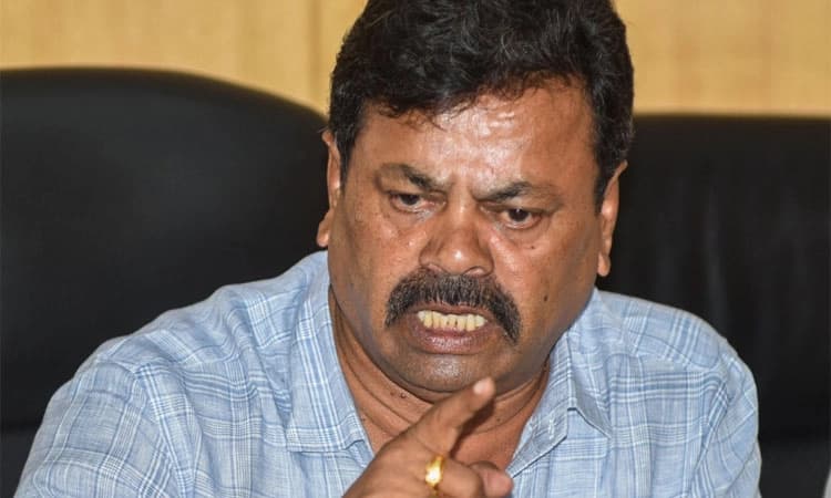 ಸಿದ್ದು, ಡಿಕೆಶಿಯೇ ಬಿಜೆಪಿಗೆ ಬಂದರೂ ಅಚ್ಚರಿ ಇಲ್ಲ: ರೇಣು