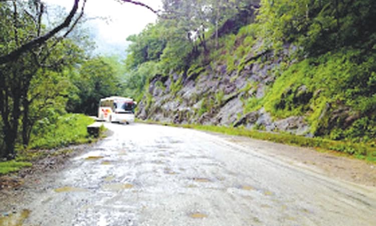 ಎಲ್ಲೆಲ್ಲೋ ಸುತ್ತಿ ಮಂಗಳೂರಿಗೆ ಪ್ರಯಾಣಿಕರು ಹೈರಾಣ