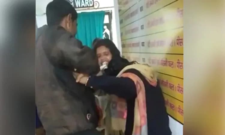 500 ರೂ. ವಿಷಯದಲ್ಲಿ ಜುಟ್ಟು ಹಿಡಿದು ಹೊಡೆದಾಡಿಕೊಂಡ ನರ್ಸ್ ಮತ್ತು ಆಶಾ ಕಾರ್ಯಕರ್ತೆ