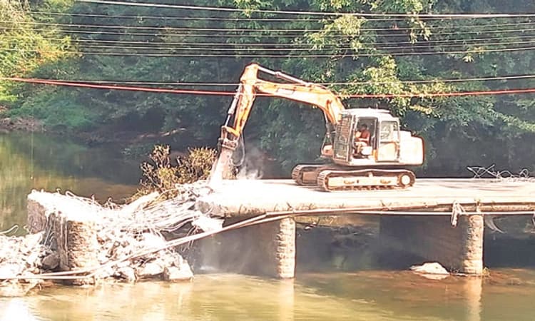 ನೆಟ್ಟಣದ ಹಳೆ ಮುಳುಗು ಸೇತುವೆ ತೆರವು
