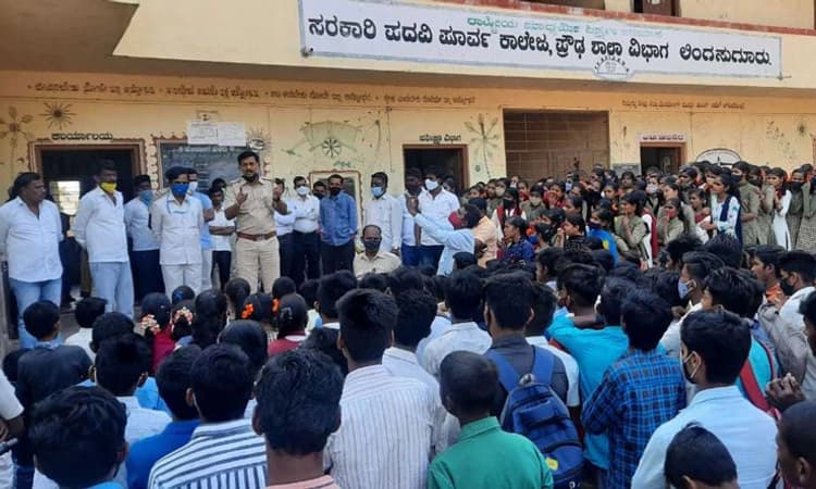 ಆಹಾರ ಧ್ಯಾನ ಕಿಟ್‌ಗಾಗಿ ದಿಢೀರ್‌ ಪ್ರತಿಭಟನೆ