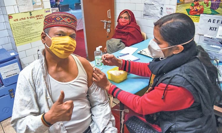 ಲಸಿಕೆಯ ಹರ್ಷಕ್ಕೆ ವರುಷ; 157 ಕೋಟಿ ಮಂದಿಗೆ ಲಸಿಕೆ  ದಾಖಲೆ ನಿರ್ಮಿಸಿದ ಭಾರತ