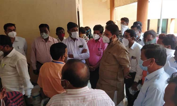 ಗಡಿ ಜಿಲ್ಲೆ ಮಕ್ಕಳ ಆರೋಗ್ಯ ದೃಷ್ಟಿಯಿಂದ ಶಾಲೆ ಮುಚ್ಚಿ : ಶಾಸಕ ರಾಜಶೇಖರ ಪಾಟೀಲ