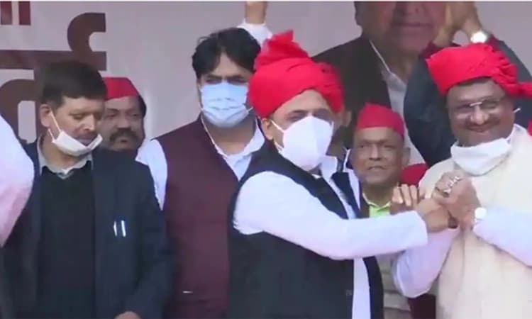 ಉತ್ತರಪ್ರದೇಶ: ಮಾಜಿ ಸಚಿವ ಸ್ವಾಮಿ ಪ್ರಸಾದ್, ಧರಂ ಸಿಂಗ್ ಸಮಾಜವಾದಿ ಪಕ್ಷಕ್ಕೆ ಸೇರ್ಪಡೆ