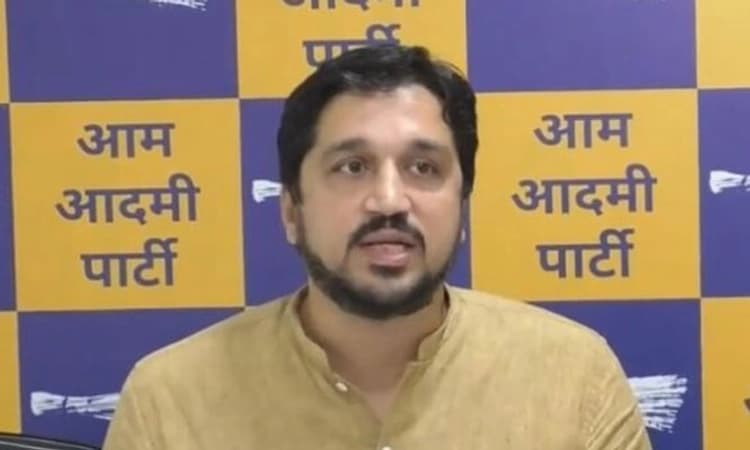 ವೇಸ್ಟ್ ಮಿನಿಸ್ಟರನ್ನು ಕಾಂಗ್ರೆಸ್ ಯಾಕೆ ಸೇರಿಸಿಕೊಂಡಿತು: ಆಪ್ ನಾಯಕ ವಾಲ್ಮೀಕಿ ಪ್ರಶ್ನೆ