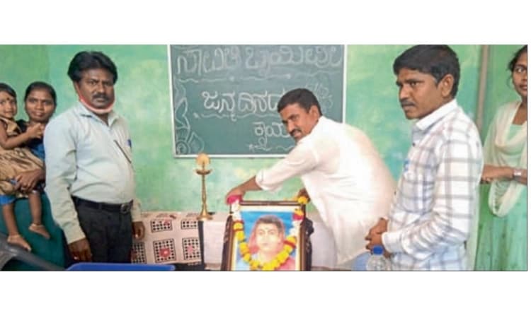 ಸಾವಿತ್ರಿಬಾಯಿ ಫುಲೆ ಮಹಿಳೆಯರಿಗೆ ಸ್ಫೂ ರ್ತಿ