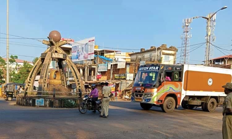 ವಾರಾಂತ್ಯ ಕರ್ಫ್ಯೂಗೆ ಭಟ್ಕಳದಲ್ಲಿ ಎರಡನೇ ದಿನವೂ ಉತ್ತಮ ಪ್ರತಿಕ್ರಿಯೆ