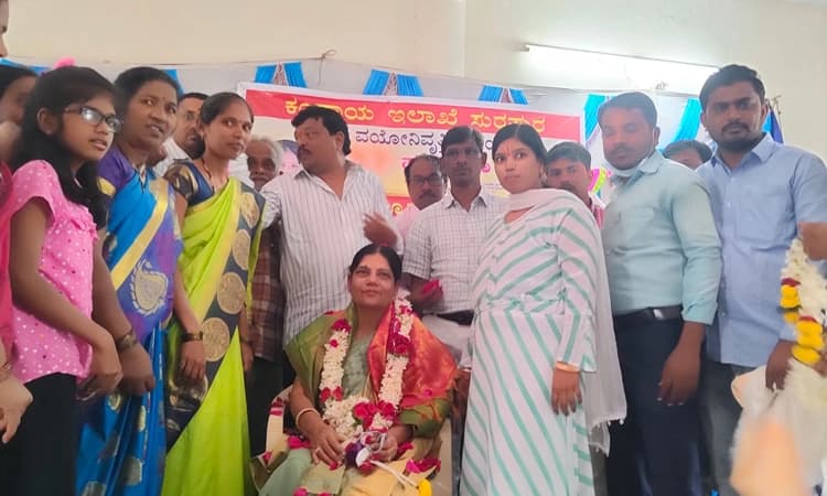 ಸರ್ಕಾರಿ ನೌಕರರು ಜನರ ಸಮಸ್ಯೆಗೆ ಸ್ಪಂದಿಸಲಿ