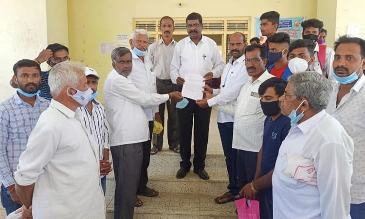 ಹಂಪನಕುಪ್ಪೆ ಗ್ರಾಮವನ್ನು ಮತ್ತೆ ಕಿರಗಡಲು ಗ್ರಾಮದ ದಾಖಲೆಗೆ ಸೇರಿಸಿ : ಗ್ರಾಮಸ್ಥರ ಮನವಿ