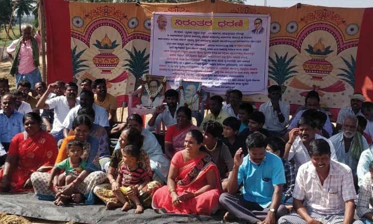 ಸರ್ವಿಸ್‌ ರಸ್ತೆ ನಿರ್ಮಿಸಲು ಒತ್ತಾಯ