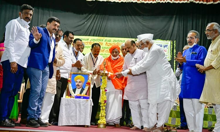 ಧಾರವಾಡ ಸೇರಿ ನಾಡಿನ‌ ಐತಿಹಾಸಿಕ ಸ್ಥಳಗಳ ಗ್ರಂಥ ಸರಣಿ ಪ್ರಕಟಿಸುವ ಯೋಜನೆಗೆ ಹಣ ಮೀಸಲು: ಸಿಎಂ