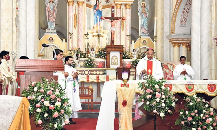 ಹೊಸ ವರ್ಷಾಚರಣೆ: ಚರ್ಚ್‌ಗಳಲ್ಲಿ ವಿಶೇಷ ಬಲಿ ಪೂಜೆ