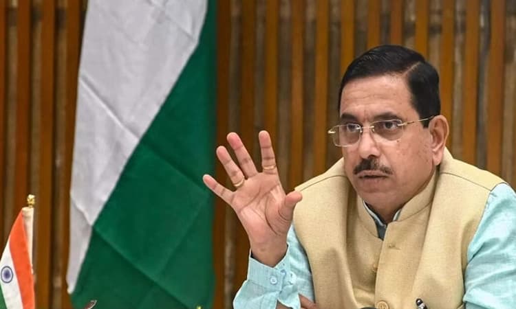 Hubli; ಖರ್ಗೆ ಬ್ಲಾಕ್‌ಮೇಲ್ ಹೇಳಿಕೆಗಳಿಗೆ ಅಲ್ಲಿನ ಜನರು ಮರಳಾಗುವುದಿಲ್ಲ: ಪ್ರಹ್ಲಾದ ಜೋಶಿ