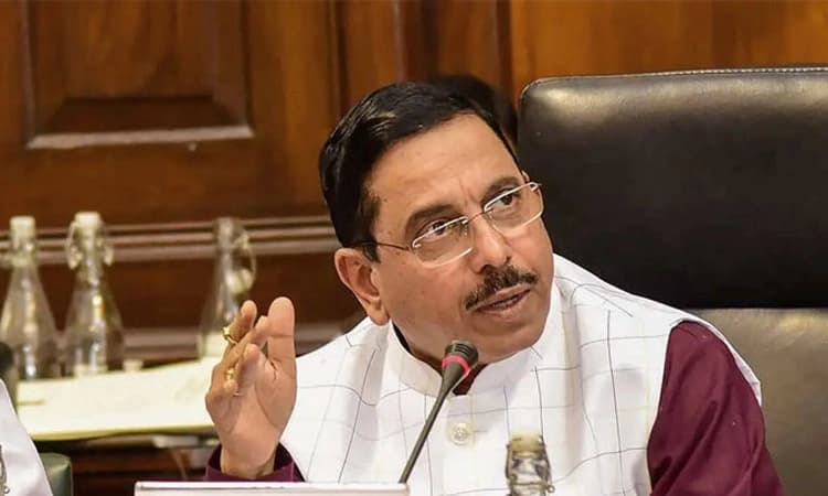 Hubli; ದ್ವಂದ್ವತೆ, ತುಷ್ಟೀಕರಣ ಕಾಂಗ್ರೆಸ್ ರಕ್ತದ ಕಣಕಣದಲ್ಲಿದೆ: ಪ್ರಹ್ಲಾದ ಜೋಶಿ