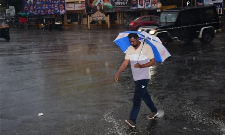 Kalaburagi; ಭರ್ಜರಿ ಮಳೆ: ತಂಪಾಯಿತು ಕಾದು ಕೆಂಡವಾಗಿದ್ದ ಇಳೆ