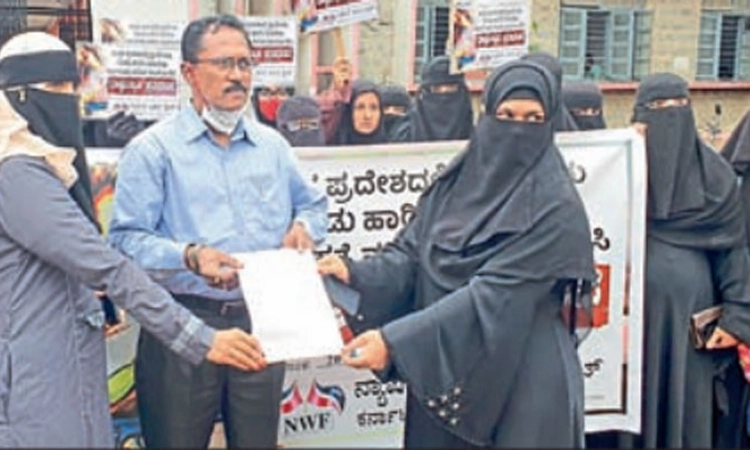 ಉತ್ತರಪ್ರದೇಶ ಮಹಿಳೆ ಕೊಲೆ ಖಂಡಿಸಿ ಪ್ರತಿಭಟನೆ-ಮನವಿ