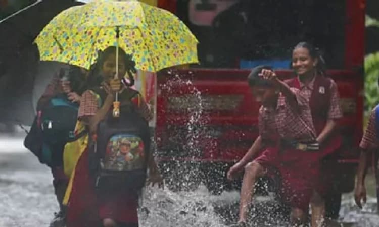 ಮುಂದುವರಿದ ಮಳೆ: ಧಾರವಾಡ ಜಿಲ್ಲೆಯ ಶಾಲೆ-ಕಾಲೇಜುಗಳಿಗೆ ರಜೆ ಘೋಷಣೆ