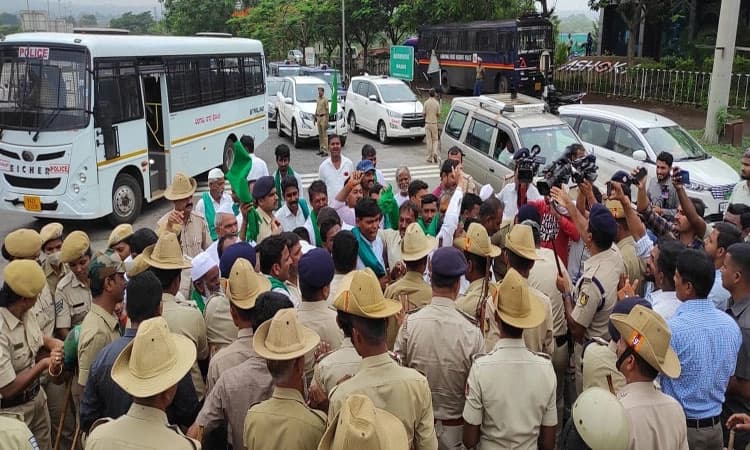 ಸಿಎಂ ಕಚೇರಿ ಮುತ್ತಿಗೆಗೆ ಹೊರಟಿದ್ದ ರೈತರಿಗೆ ತಡೆ