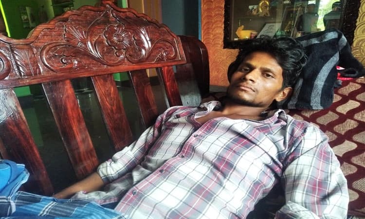 ಮೂರು ಗುಂಡುಗಳಿಗೆ ಕಮರಿತು ನೂರು ಕನಸು