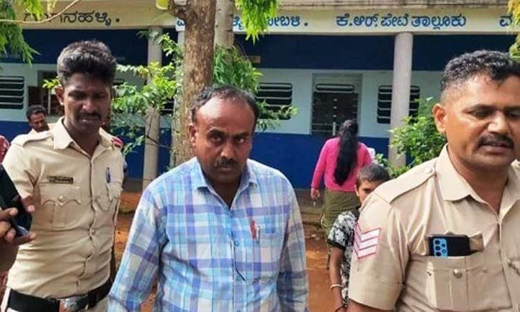 ಕೆ.ಆರ್‌.ಪೇಟೆ: ಮಗಳ ಪ್ರಾಯದ ವಿದ್ಯಾರ್ಥಿನಿಗೆ ಲೈಂಗಿಕ ಕಿರುಕುಳ ; ಆರೋಪಿ ಶಿಕ್ಷಕ ವಶಕ್ಕೆ