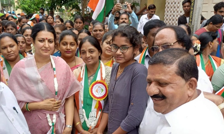 ಬಿಜೆಪಿ-ಕಾಂಗ್ರೆಸ್‌ನಿಂದ ಅಬ್ಬರದ ಪ್ರಚಾರ
