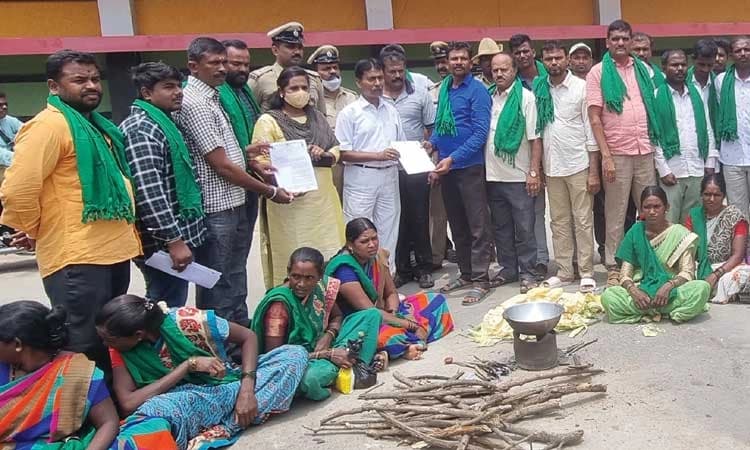 ಬೆಲೆ ಏರಿಕೆ ಖಂಡಿಸಿ ರೈತ ಸಂಘದಿಂದ ಪ್ರತಿಭಟನೆ