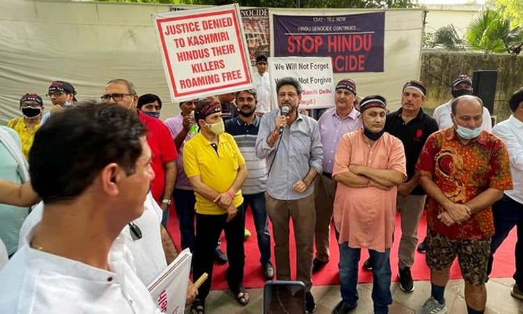 ರಾಹುಲ್ ಭಟ್ ಹತ್ಯೆ ಖಂಡಿಸಿ ಮುಂದುವರೆದ ಕಾಶ್ಮೀರಿ ಪಂಡಿತರ ಪ್ರತಿಭಟನೆ