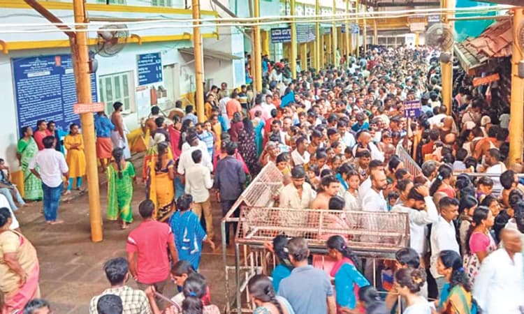 ಕುಕ್ಕೆ, ಶ್ರೀಕೃಷ್ಣ ಮಠ,ಕೊಲ್ಲೂರು ಕ್ಷೇತ್ರಗಳಲ್ಲಿ ಭಕ್ತರ ದಟ್ಟಣೆ