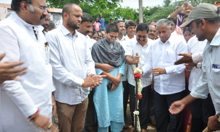 ಹನೂರು -ಮಹದೇಶ್ವರ ಬೆಟ್ಟ -ಪಾಲಾರ್ ರಸ್ತೆ ಅಭಿವೃದ್ಧಿಗೆ 135 ಕೋಟಿ: ಸಚಿವ ಸೋಮಣ್ಣ