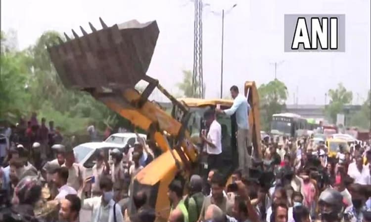 ಶಾಹೀನ್ ಬಾಗ್‌ನಲ್ಲಿ ಅತಿಕ್ರಮಣ ವಿರೋಧಿ ಕಾರ್ಯಾಚರಣೆ: ಪ್ರತಿಭಟನೆಯ ಮೂಲಕ ತಡೆ