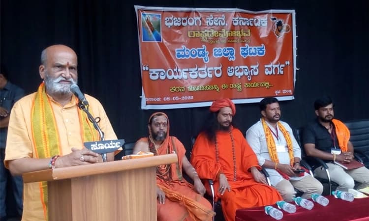 ಬುರ್ಖಾ ಹಾಕಿ ಓಡಾಡಿದರೂ ಬಿಜೆಪಿಗೆ ಮುಸ್ಲಿಮರು ಮತ ಹಾಕಲ್ಲ: ಮುತಾಲಿಕ್