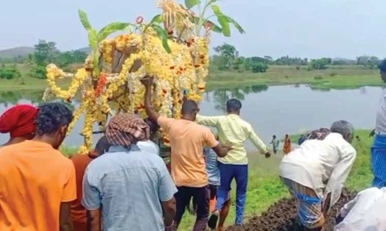 ಮಟಕರೆಯಲ್ಲಿ ಶವಗಳ ಸಂಸ್ಕಾರಕ್ಕಿಲ್ಲ ಸ್ಮಶಾನ!