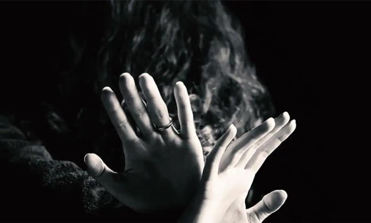 ಶಿಕ್ಷಕ ತಂದೆಯಿಂದಲೇ ಮಗಳ ಮೇಲೆ ಅತ್ಯಾಚಾರ, ವಿಡಿಯೋ ವೈರಲ್; ಆರೋಪಿ ಬಂಧನ