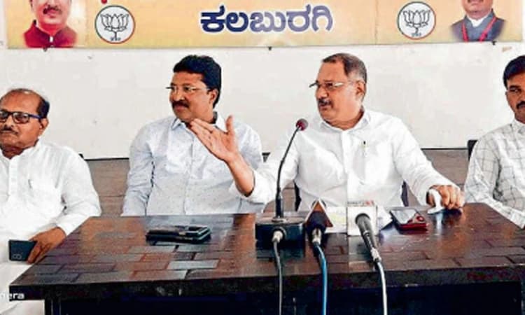 ಪರೀಕ್ಷೆಯಲ್ಲಿ ಅಕ್ರಮ ಕಾಂಗ್ರೆಸ್‌ ಪಕ್ಷದ ಬಳವಳಿ: ಬಿಜೆಪಿ ಟೀಕೆ