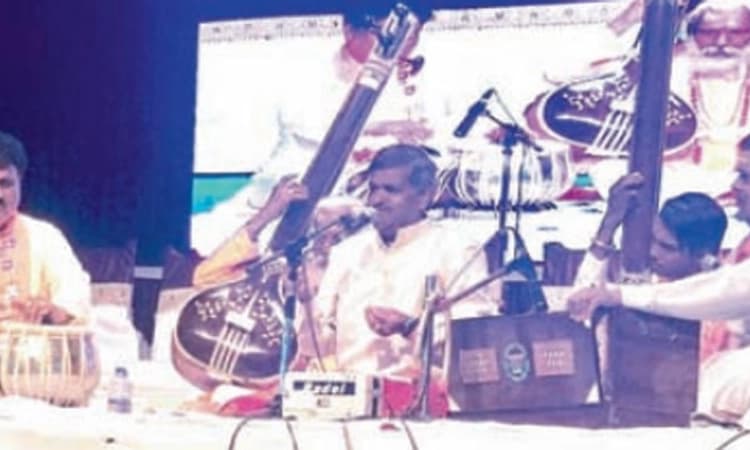 ಮನ ತಣಿಸಿದ ವಚನ ಸಂಗೀತೋತ್ಸವ-ಕಲಾವಿದರಿಂದ ಸಂಗೀತ ಸೇವೆ