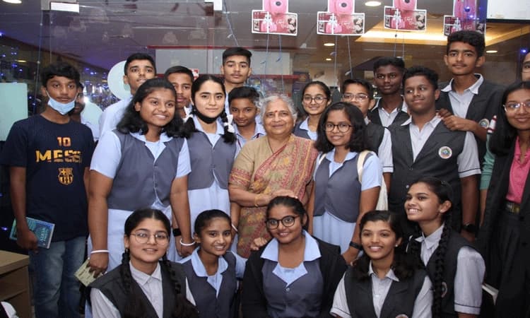 ಜ್ಞಾನವೇ ಸಂಪತ್ತು, ಪುಸ್ತಕವೇ ಸಾಧನ