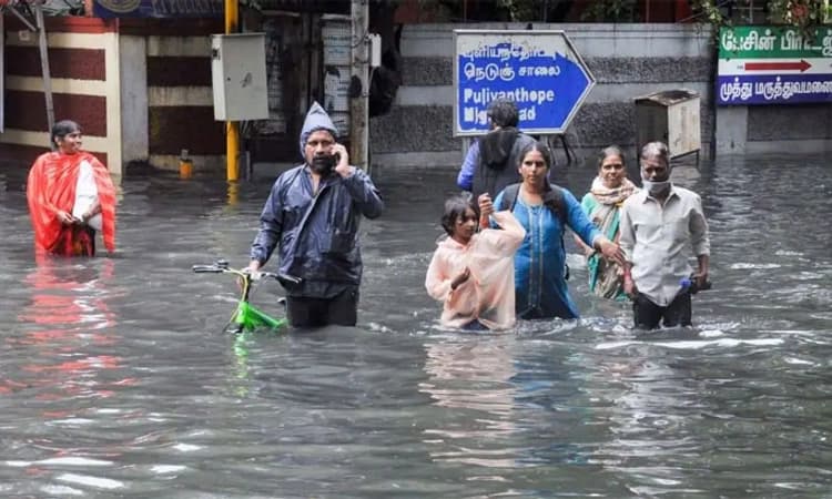 ಚೆನ್ನೈನಲ್ಲಿ ಮತ್ತೆ ಮಳೆ ಅಬ್ಬರ,ನಾಲ್ವರು ಬಲಿ: ಆರೆಂಜ್ ಅಲರ್ಟ್