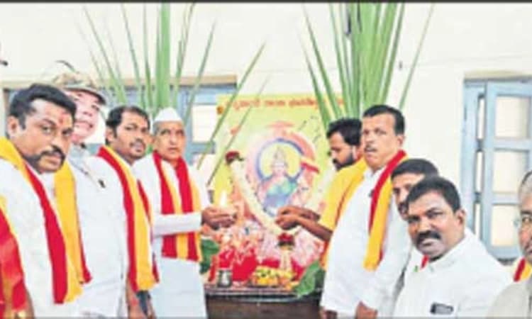 ಕನ್ನಡ ಭಾಷೆ-ಸಂಸ್ಕೃತಿ ಬೆಳೆಸಲು ಮುಂದಾಗಿ